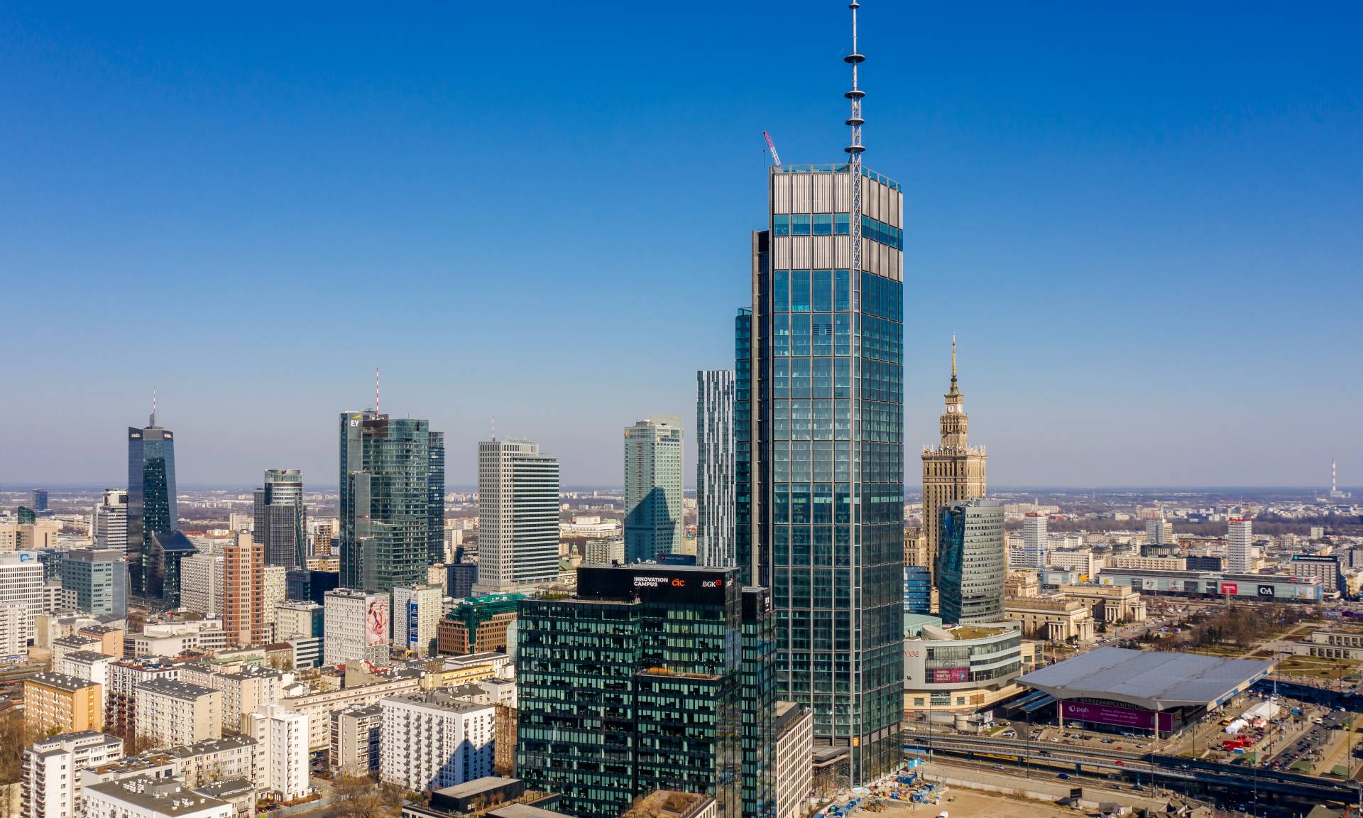 Tallest building in the European Union relies on HID Mobile Access® to support multiple tenants