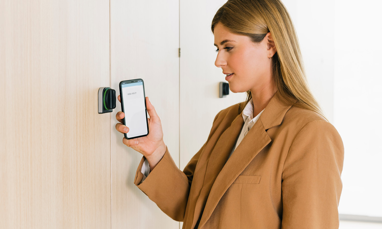 ASSA ABLOY launches Aperio® KL100: a new wireless access solution for lockers and cabinets brings improved security to valuables