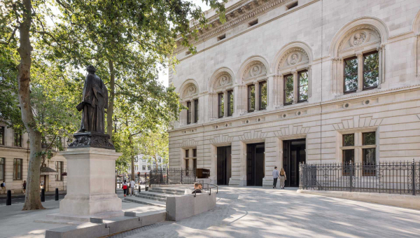 Mitie Security works with the National Portrait Gallery to provide a safer and more secure space for visitors in Central London