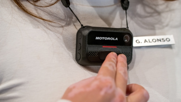 New Body Camera by Motorola Solutions Boosts Safety for Frontline Workers