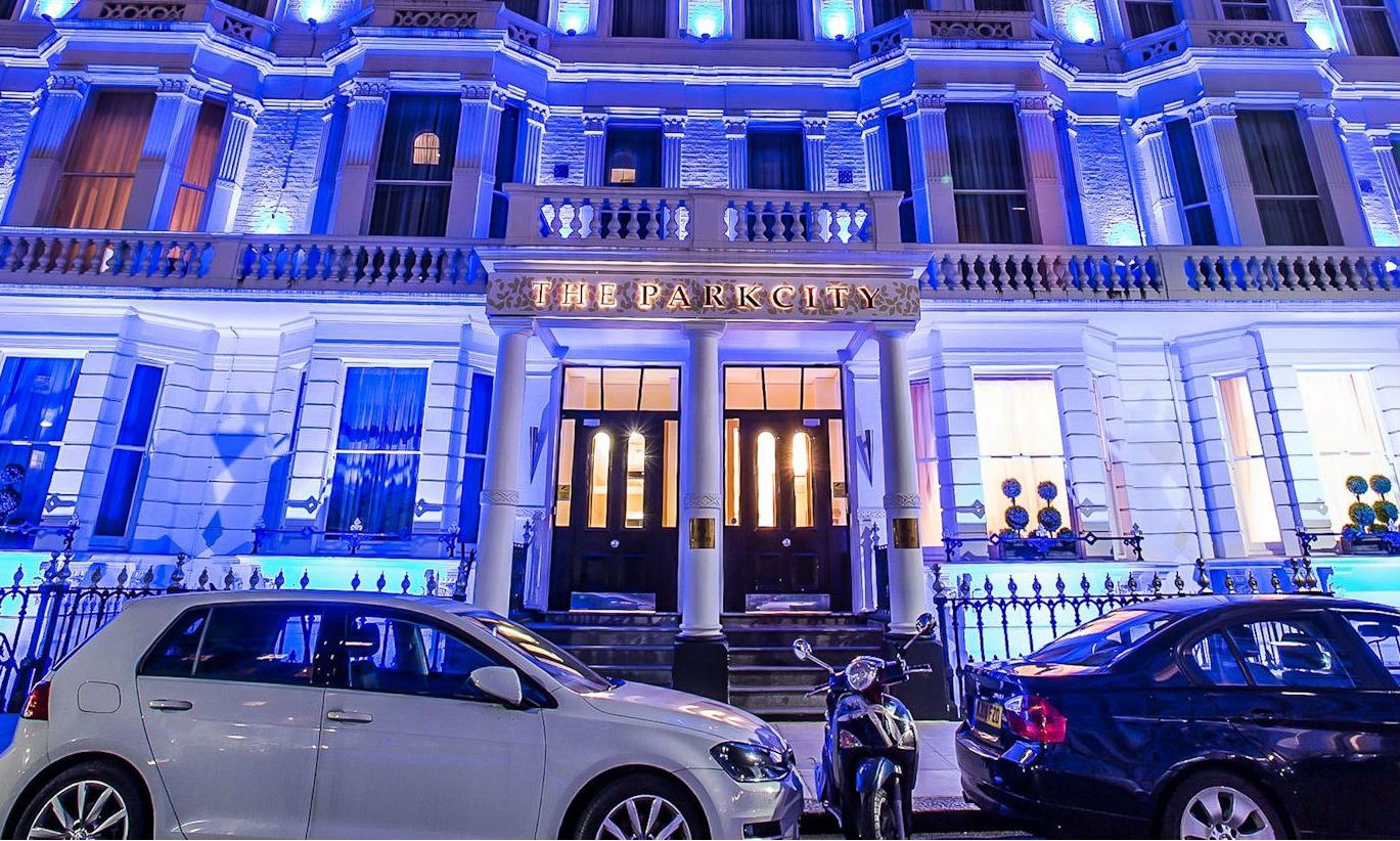 The cameras’ capacity for 500-metre transmission distances without loss of quality has met and exceeded the client’s expectations at the Park City Grand Plaza Kensington.